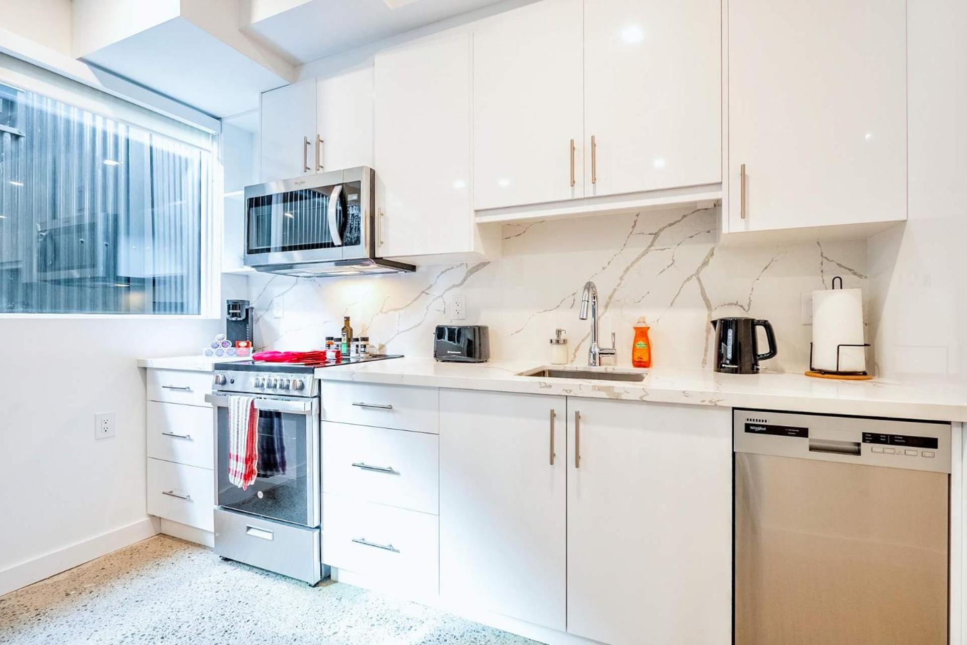 Spacious 2Br Apartment - Regent Park Near Downtown Toronto Exterior photo